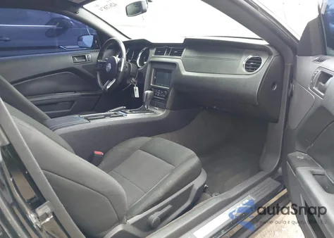 2014 Ford Mustang V6 z USA, uszkodzony, nr VIN 1ZVBP8AMXE5283969